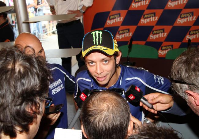 Vale Rossi arretra al quarto posto, ma davanti a Lorenzo che però…