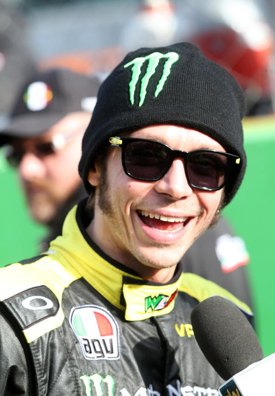 Vale Rossi arretra al quarto posto, ma davanti a Lorenzo che però…