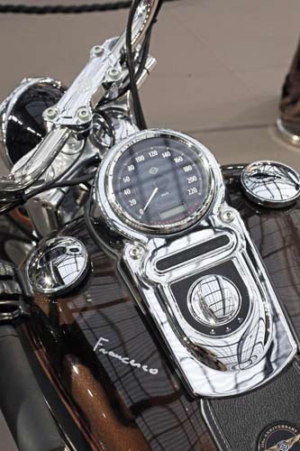 Va all’asta l’Harley firmata “Francesco”. Il Papa la dona ai senzatetto Va all’asta l’Harley firmata “Francesco”. Il Papa la dona ai senzatetto