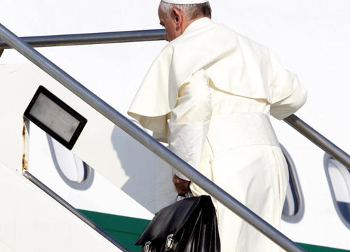 Va all’asta l’Harley firmata “Francesco”. Il Papa la dona ai senzatetto Va all’asta l’Harley firmata “Francesco”. Il Papa la dona ai senzatetto
