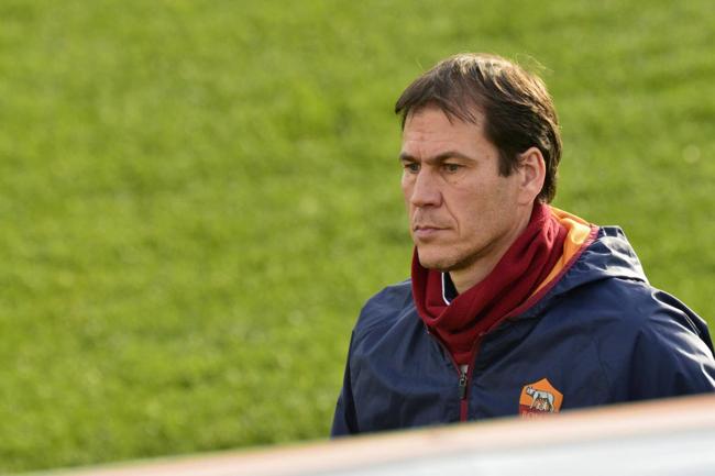 Curve Roma, chiuse due turni. Garcia invita Benitez a casa sua Curve Roma, chiuse due turni. Garcia invita Benitez a casa sua