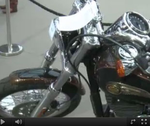 VIDEO: L’ Harley Davidson del Papa venduta a 241.500 euro
