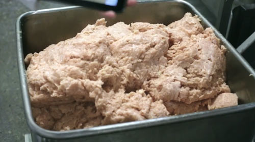 McDonald’s svela i segreti dei Nuggets: “Ecco come li facciamo” McDonald’s svela i segreti dei Nuggets: “Ecco come li facciamo”