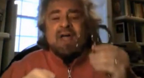 Tav, Beppe Grillo con le manette: “nove mesi passano presto” Tav, Beppe Grillo con le manette: “nove mesi passano presto”