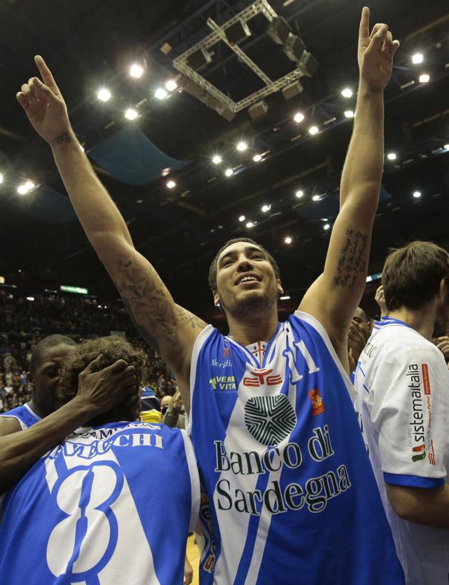 Sassari nella storia: prima Coppa Italia nella tana della delusa Milano