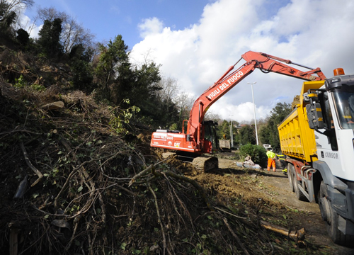 Città chiusa per frane. Sarà caos per settimane Città chiusa per frane. Sarà caos per settimane