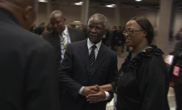 Mandela, due presunte figlie illegittime chiedono il riconoscimento Mandela, due presunte figlie illegittime chiedono il riconoscimento