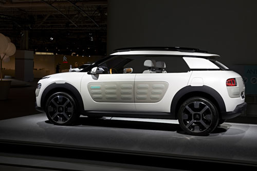 At voilà: la nuova Citroen C4 Cactus At voilà: la nuova Citroen C4 Cactus
