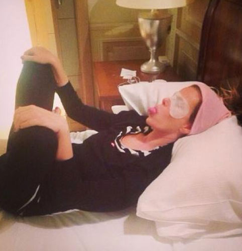 Shorts inguinali per Alessia Marcuzzi: la showgirl mostra tutto sui social Shorts inguinali per Alessia Marcuzzi: la showgirl mostra tutto sui social