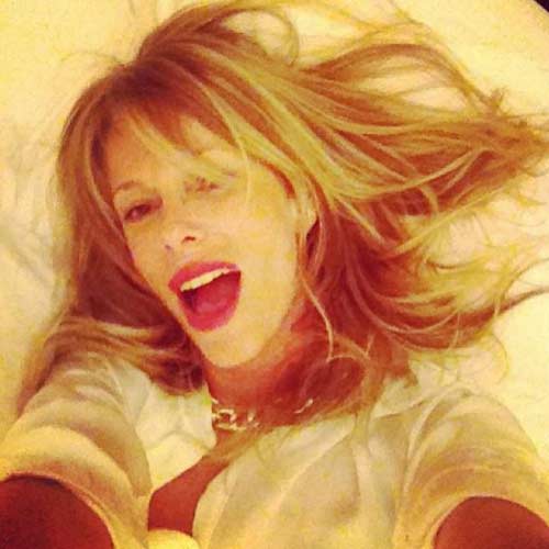 Shorts inguinali per Alessia Marcuzzi: la showgirl mostra tutto sui social Shorts inguinali per Alessia Marcuzzi: la showgirl mostra tutto sui social