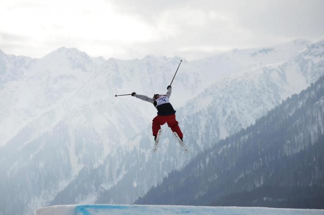 Freestyle show, la 19enne canadese d’oro, i voli le cadute e… FOTO