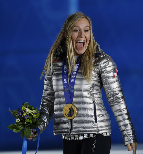 Silje Norendal incanta Sochi. Show osé della russa Graf