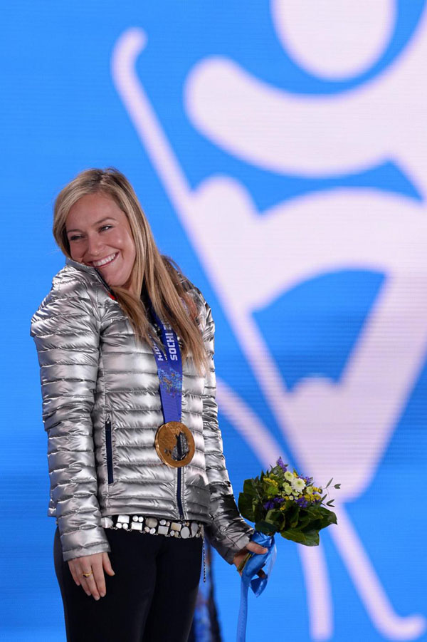 Silje Norendal incanta Sochi. Show osé della russa Graf