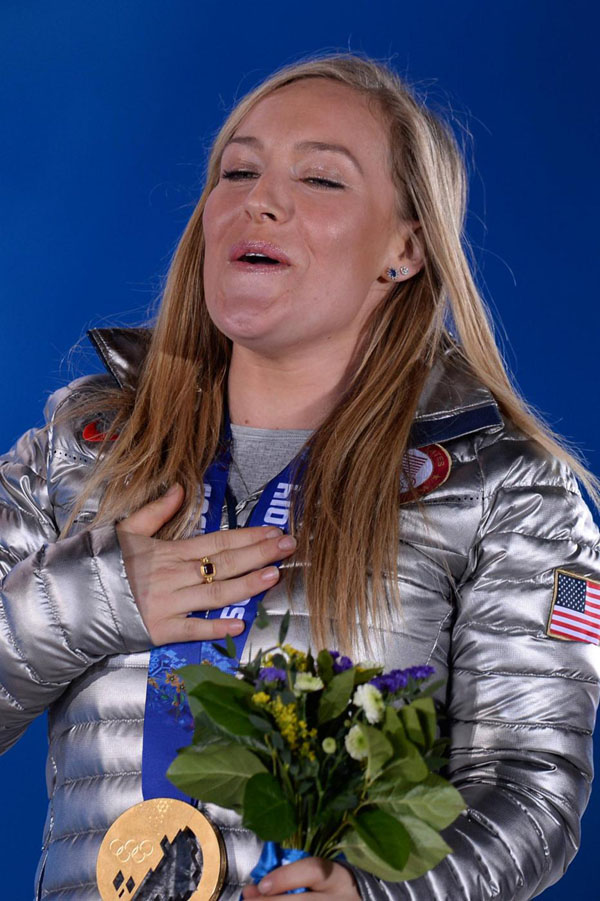 Silje Norendal incanta Sochi. Show osé della russa Graf