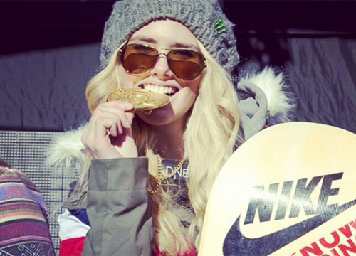 Silje Norendal incanta Sochi. Show osé della russa Graf