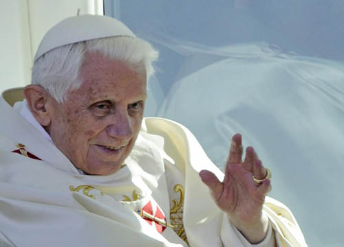 Ratzinger fu “spinto” a lasciare? Le sue dimissioni non sono valide Ratzinger fu “spinto” a lasciare? Le sue dimissioni non sono valide