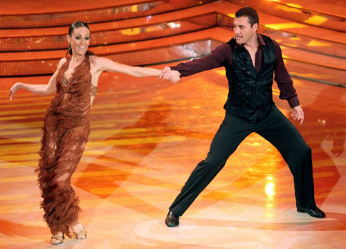 Vieri, da ballerino a mister: “Anche se il corso non serve a un c…” Vieri, da ballerino a mister: “Anche se il corso non serve a un c…”