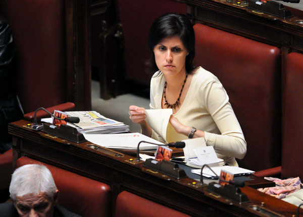 La direzione Pd approva la proposta di Renzi: “Serve un governo nuovo”