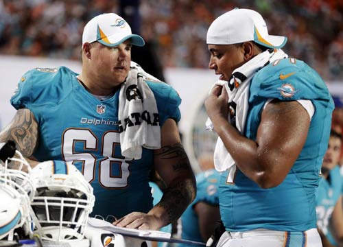 Football Usa, rapporto choc sui Miami Dolphins: abusi, violenze e omofobia Football Usa, rapporto choc sui Miami Dolphins: abusi, violenze e omofobia