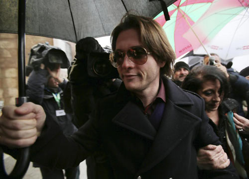 Sollecito giura: “Non ho ucciso io Meredith, guardavo un film sul pc”