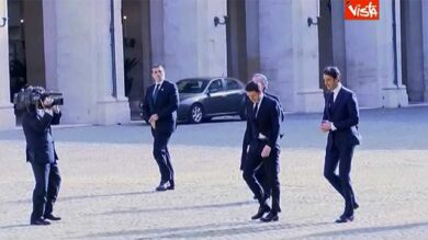 VIDEO: Renzi arriva al Quirinale passeggiando