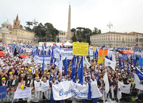 Gli imprenditori vanno in guerra. L’ira sfila in Piazza del Popolo Gli imprenditori vanno in guerra. L’ira sfila in Piazza del Popolo
