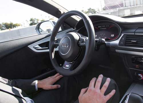 Guidare senza mani? Si può fare. Arriva l’auto a cui non serve pilota Guidare senza mani? Si può fare. Arriva l’auto a cui non serve pilota