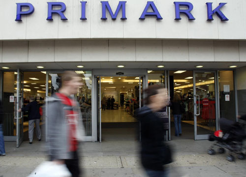 Anche Primark diventa green: via le sostanze chimiche dai vestiti Anche Primark diventa green: via le sostanze chimiche dai vestiti