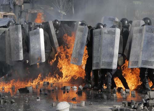 Caos Ucraina/ Scatta l'”operazione antiterrorismo”, pronto l’esercito