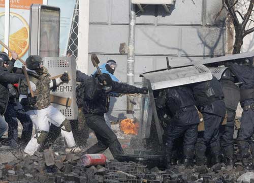 Caos Ucraina/ Scatta l'”operazione antiterrorismo”, pronto l’esercito