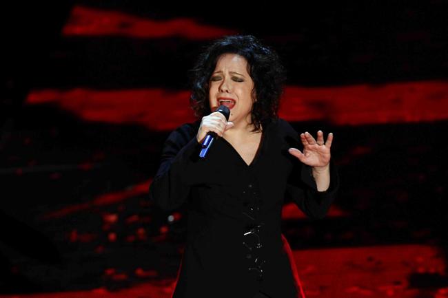 Non basta la Casta in lingerie: Sanremo giù con gli ascolti Non basta la Casta in lingerie: Sanremo giù con gli ascolti