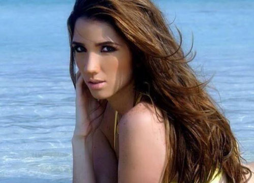 Venezuela, protesta anti-governo: miss Turismo uccisa da una pallottola Venezuela, protesta anti-governo: miss Turismo uccisa da una pallottola