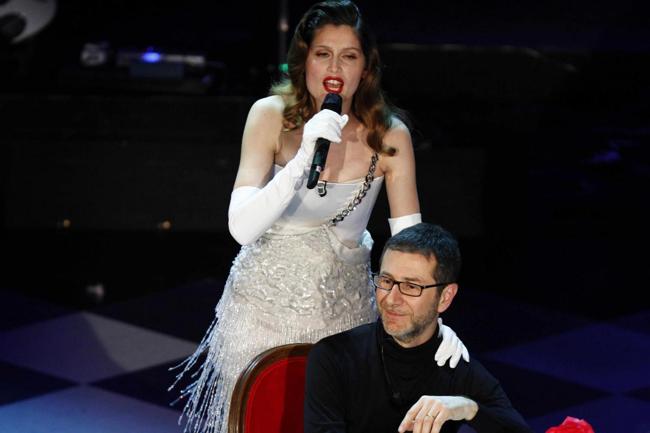 Non basta la Casta in lingerie: Sanremo giù con gli ascolti Non basta la Casta in lingerie: Sanremo giù con gli ascolti