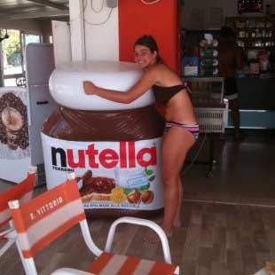 Fenomenologia della Nutella, da crema al cioccolato a icona pop. INTERVISTA
