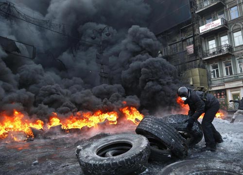 Caos Ucraina/ Scatta l'”operazione antiterrorismo”, pronto l’esercito