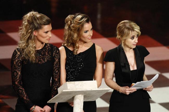 Non basta la Casta in lingerie: Sanremo giù con gli ascolti Non basta la Casta in lingerie: Sanremo giù con gli ascolti