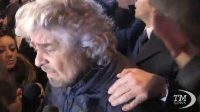 VIDEO: Grillo a Sanremo: Renzi è vuoto assoluto in mano a De Benedetti