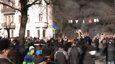 VIDEO: Ucraina, scontri Kiev decine feriti, anche reporter AP e Reuters