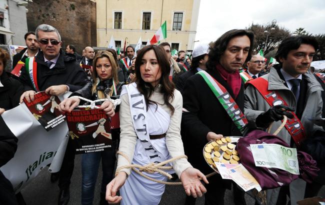 Gli avvocati sul piede di guerra: “La giustizia è solo per i ricchi” Gli avvocati sul piede di guerra: “La giustizia è solo per i ricchi”