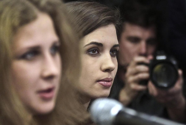 Sochi, tornano le Pussy Riot. Bernard Lévy choc: “Fermate i Giochi” Sochi, tornano le Pussy Riot. Bernard Lévy choc: “Fermate i Giochi”