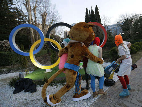 Sochi, tornano le Pussy Riot. Bernard Lévy choc: “Fermate i Giochi” Sochi, tornano le Pussy Riot. Bernard Lévy choc: “Fermate i Giochi”