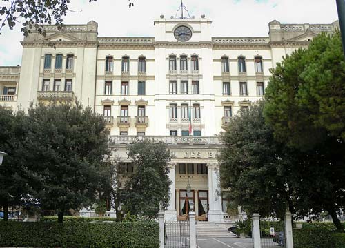 L’Excelsior e il Des Bains non tirano più. Tocca a Hines il rilancio di Venezia L’Excelsior e il Des Bains non tirano più. Tocca a Hines il rilancio di Venezia