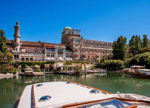 L’Excelsior e il Des Bains non tirano più. Tocca a Hines il rilancio di Venezia L’Excelsior e il Des Bains non tirano più. Tocca a Hines il rilancio di Venezia
