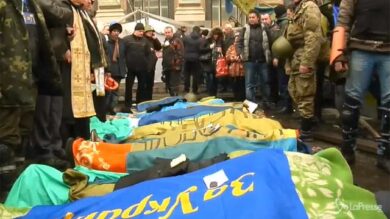 VIDEO: Cecchini sparano sui manifestanti in piazza Maidan