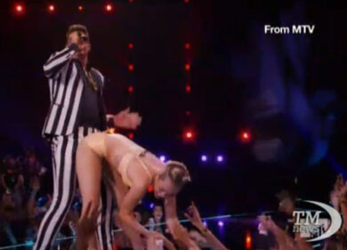 VIDEO: Il 2013 nello showbiz: Bieber e Cyrus scatenati, Jolie coraggiosa