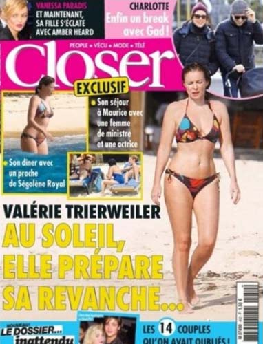 Hollande, l’ultimo sms di Valerié: “Ti distruggerò come tu hai fatto con me” Hollande, l’ultimo sms di Valerié: “Ti distruggerò come tu hai fatto con me”