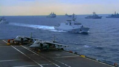 Le Forze armate cercano nuovi Marò. In divisa seducono dai manifesti