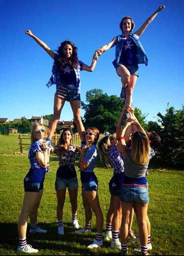 Belle e brave, arrivano le cheerleaders. Venerdì lo show di musica e acrobazia
