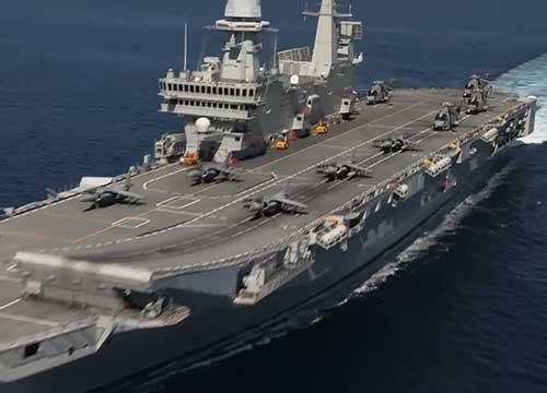 Le Forze armate cercano nuovi Marò. In divisa seducono dai manifesti