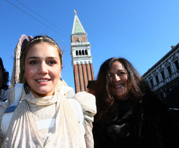 Due mln di maschere di Carnevale tossiche. Rischi per pelle e occhi Due mln di maschere di Carnevale tossiche. Rischi per pelle e occhi